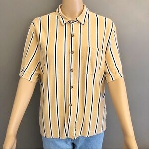 Double Zero Pastel Yellow Stripes Short Sleeves Button Down Shirt Blouse. Medium